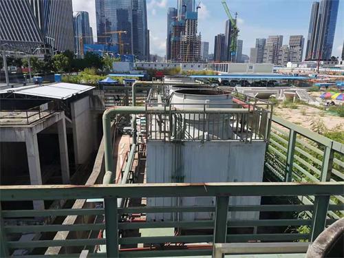 橫流式冷卻塔為何要防白霧？